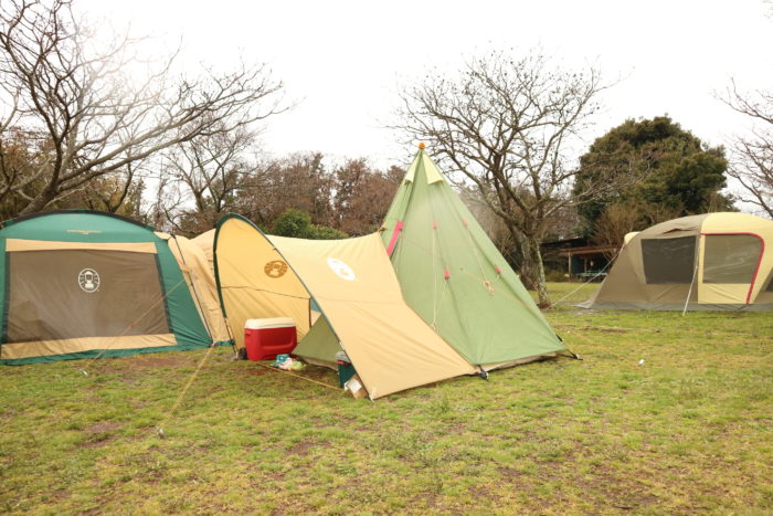 森のまきばオートキャンプ場でキャンプ、テント設営