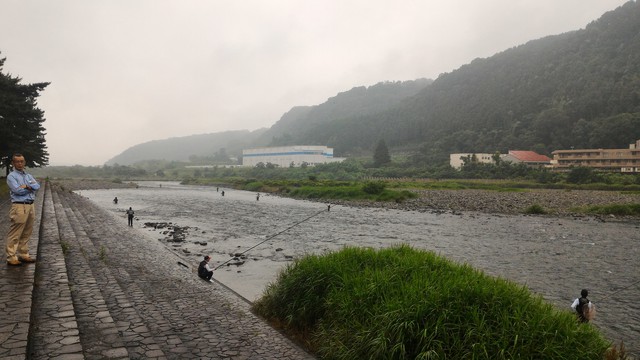 上大島キャンプ場の相模川