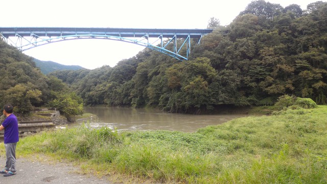 道志川が相模川へ流れ込むポイント