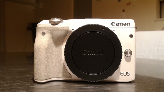初めての一眼カメラ、ミラーレス一眼 CANON EOS M3