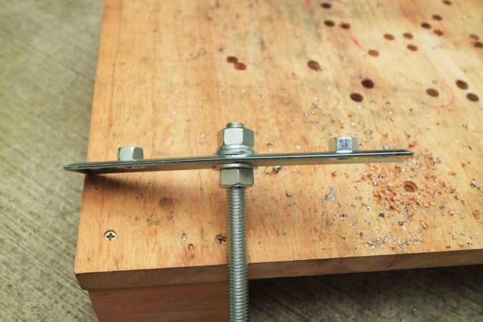 薪ストーブ、チョッパープロトタイプに使う鋼製束に使う煙突支え部分を加工