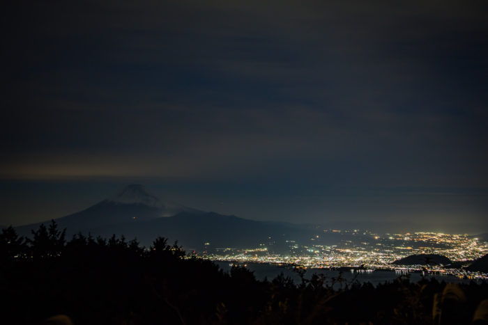 だるま山高原キャンプ場からの富士山と駿河湾と沼津の夜景