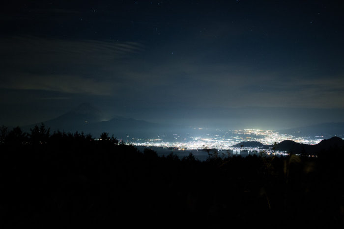 だるま山高原キャンプ場からの富士山と駿河湾と沼津の夜景