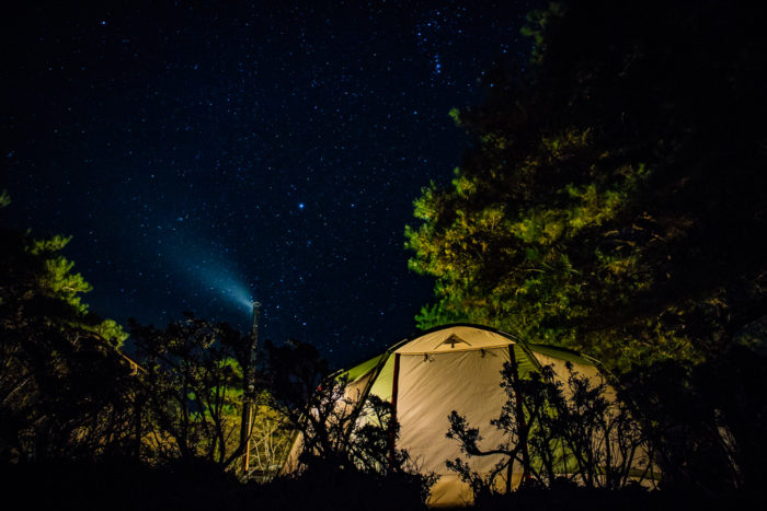 だるま山高原キャンプ場での星空とテントと薪ストーブ
