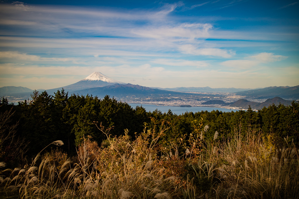だるま山高原キャンプ場からの富士山と駿河湾と沼津の眺め