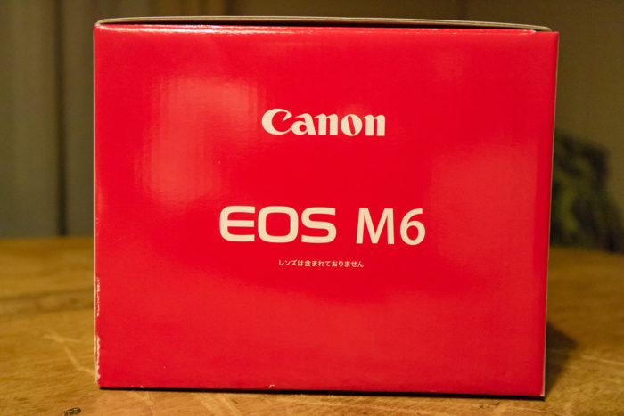 CANONのEOS M6 の箱