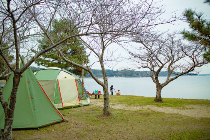 親沢公園キャンプ場でテントと薪ストーブの設営完了