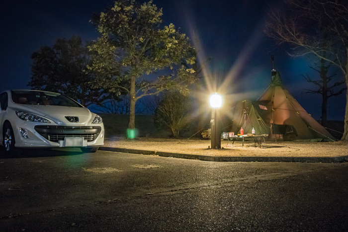 蔓巻公園オートキャンプ場の夜のサイト