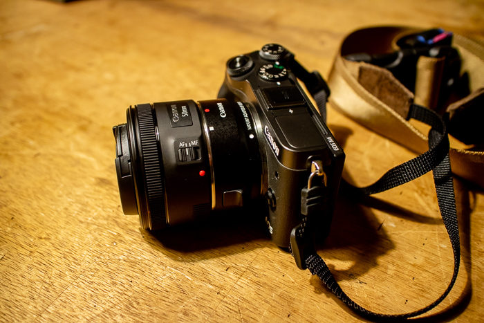EF50mm f1.8単焦点レンズをマウントアダプターを介してEOS M6に取り付け