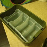 TRUSCO社のトランクカーゴ 50L OD色(ODC50)の内部仕切りに100均のファイルボックスを使う