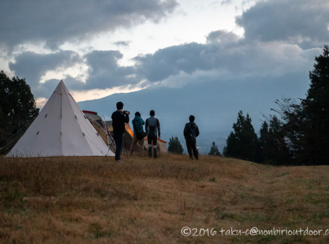 富士山YMCAで行われた第2回ナチュログ写真部合同合宿の朝の部活風景