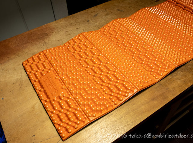 NEMOの寝袋マットSWITCHBACKの開いた状態