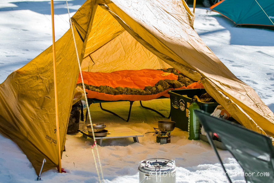 おっさん雪中キャンプのセル2の中の様子