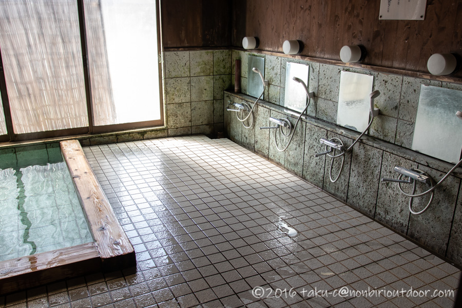 猿ヶ京温泉の共同浴場のいこいの湯のお風呂